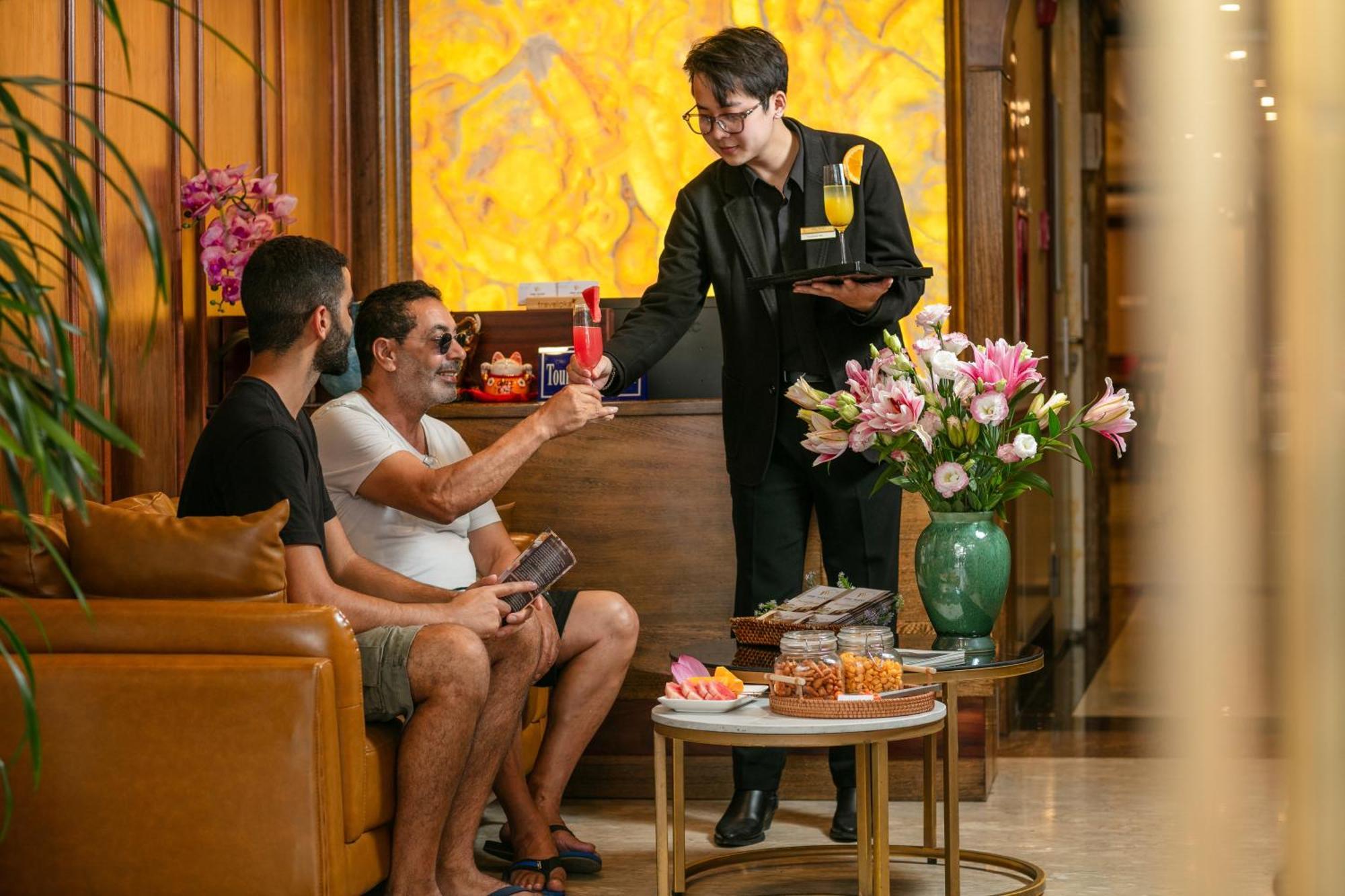 The West Hotel & Spa Hanoi Exteriör bild